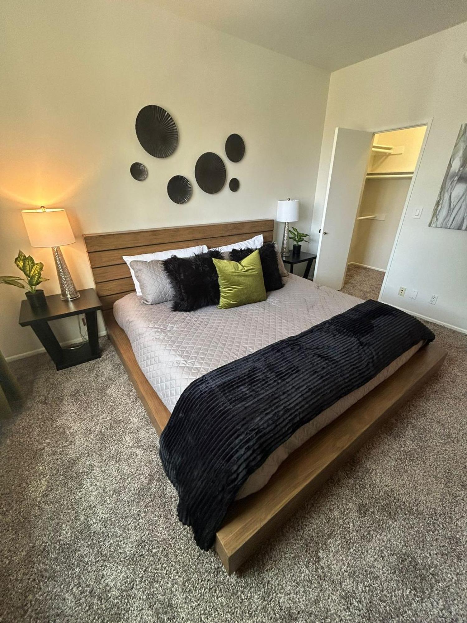 Beverly Hills Midle 1 Bedroom With Parking 202 *