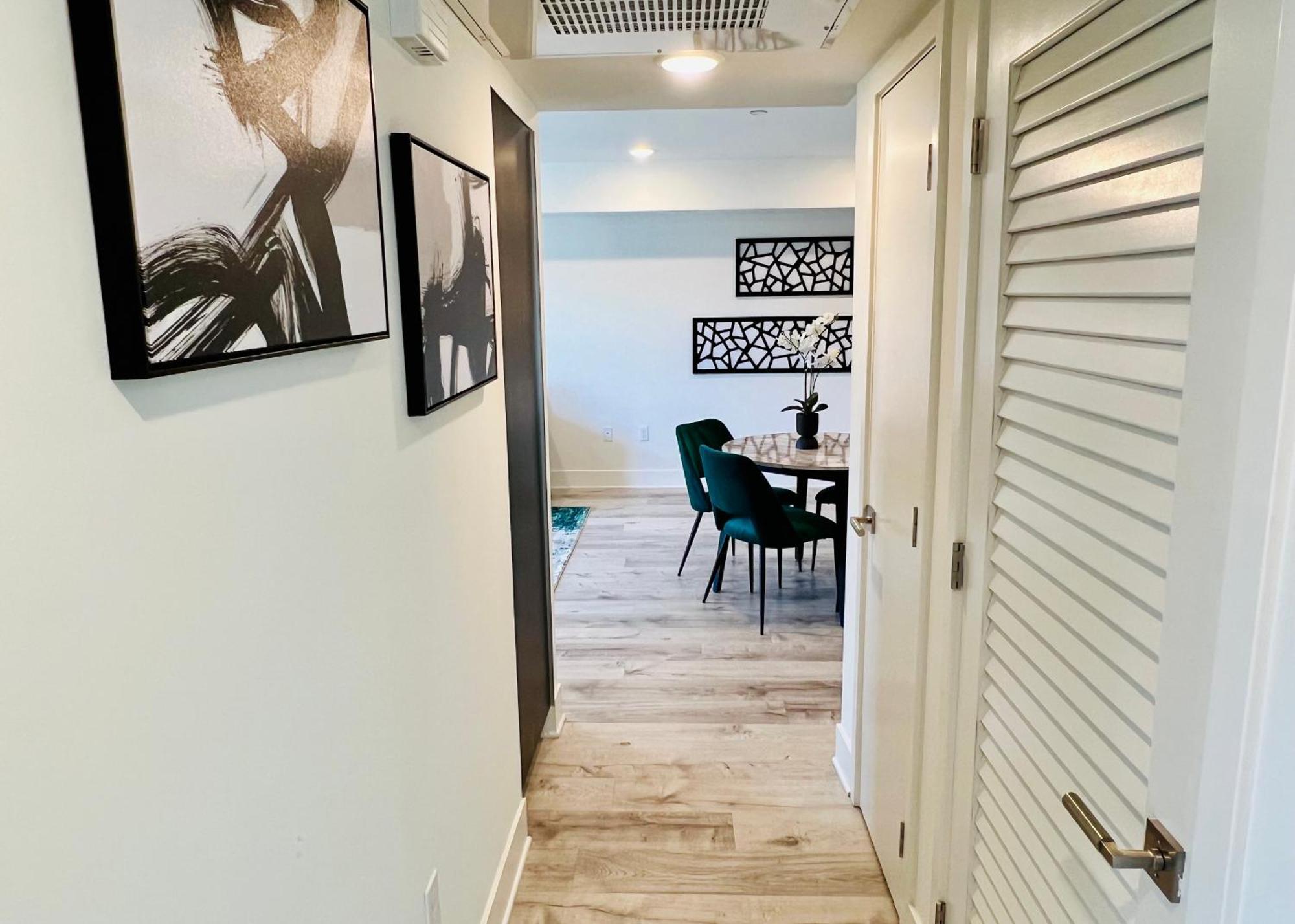 Century Chic 4 Sleep Free Parking 402 Apartment