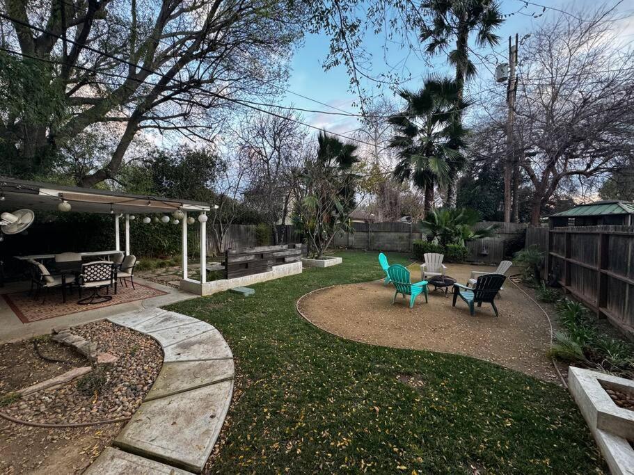 Cozy And Comfy Tree House Los Angeles