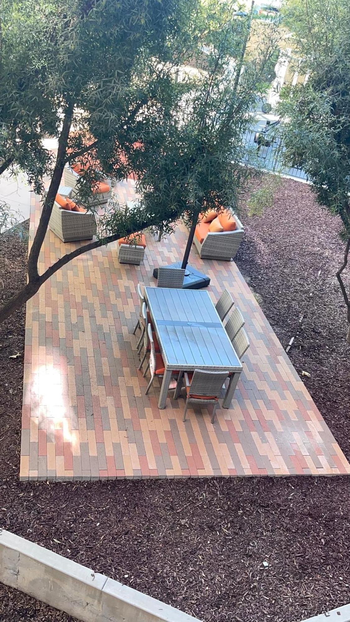 Aparthotel Luxury Designed 2 Bedrooms Part In Woodland Hills Ca *