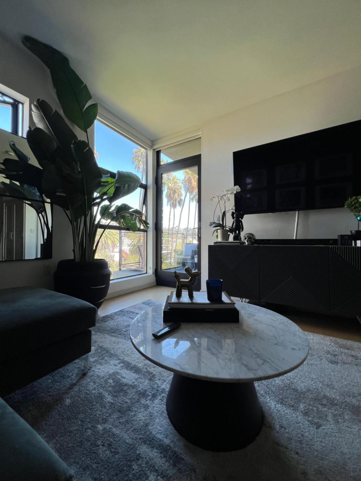 Apartment Center Of Hollywood