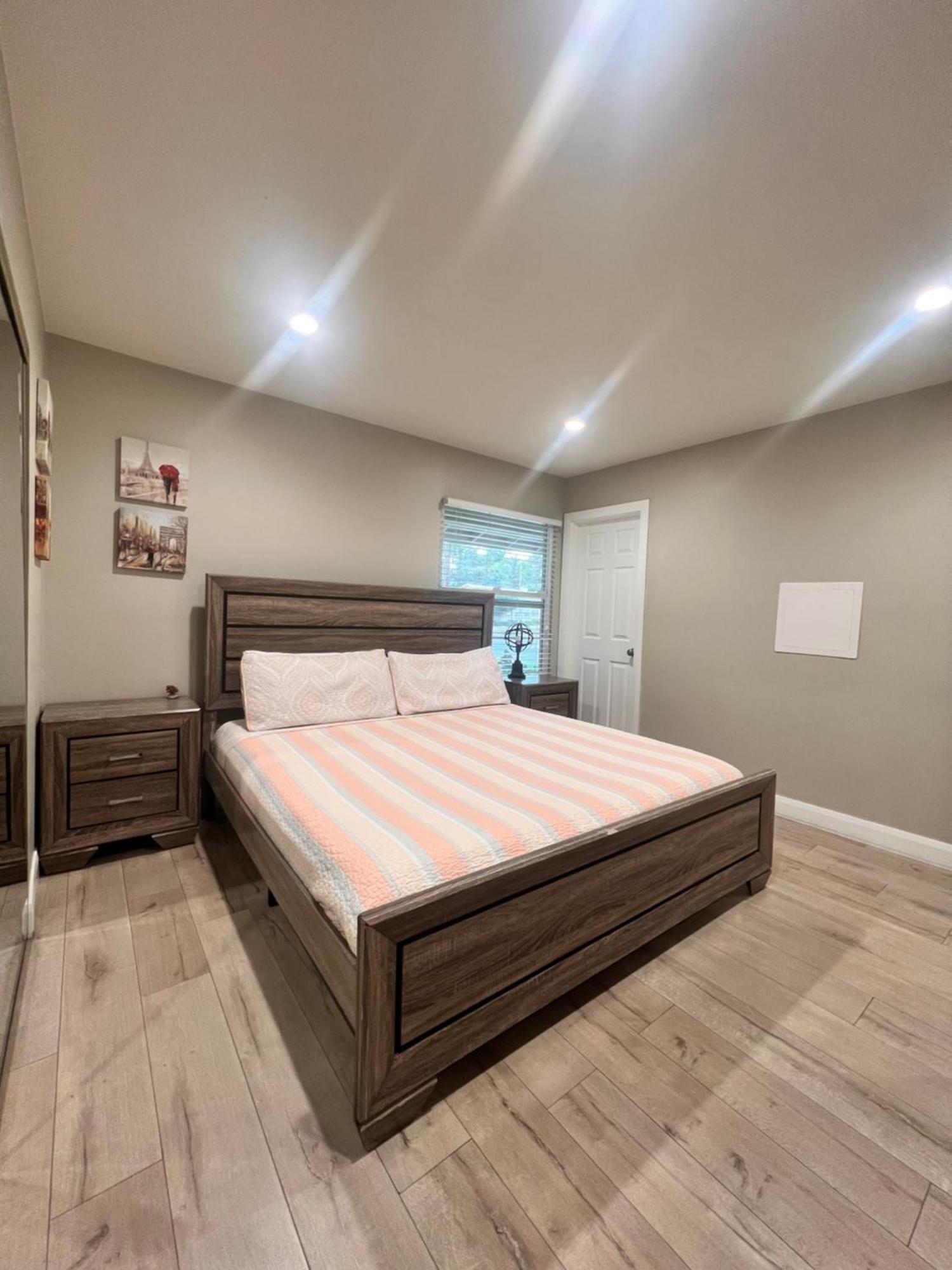 11640 Gothic Avenue Holiday home Los Angeles