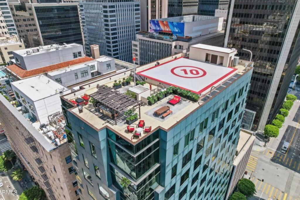 In The Heart Of Downtown Apartment