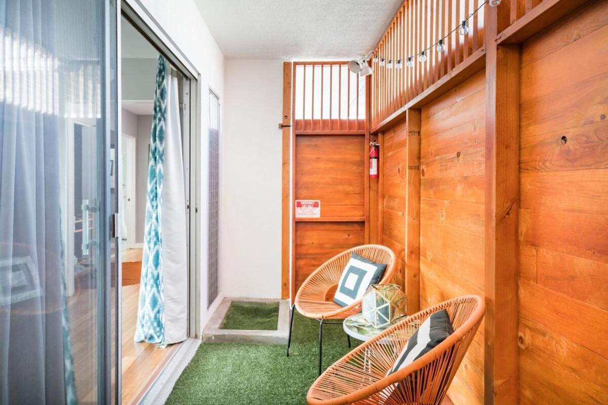 Apartment La Huge Mid Century Patio Lax