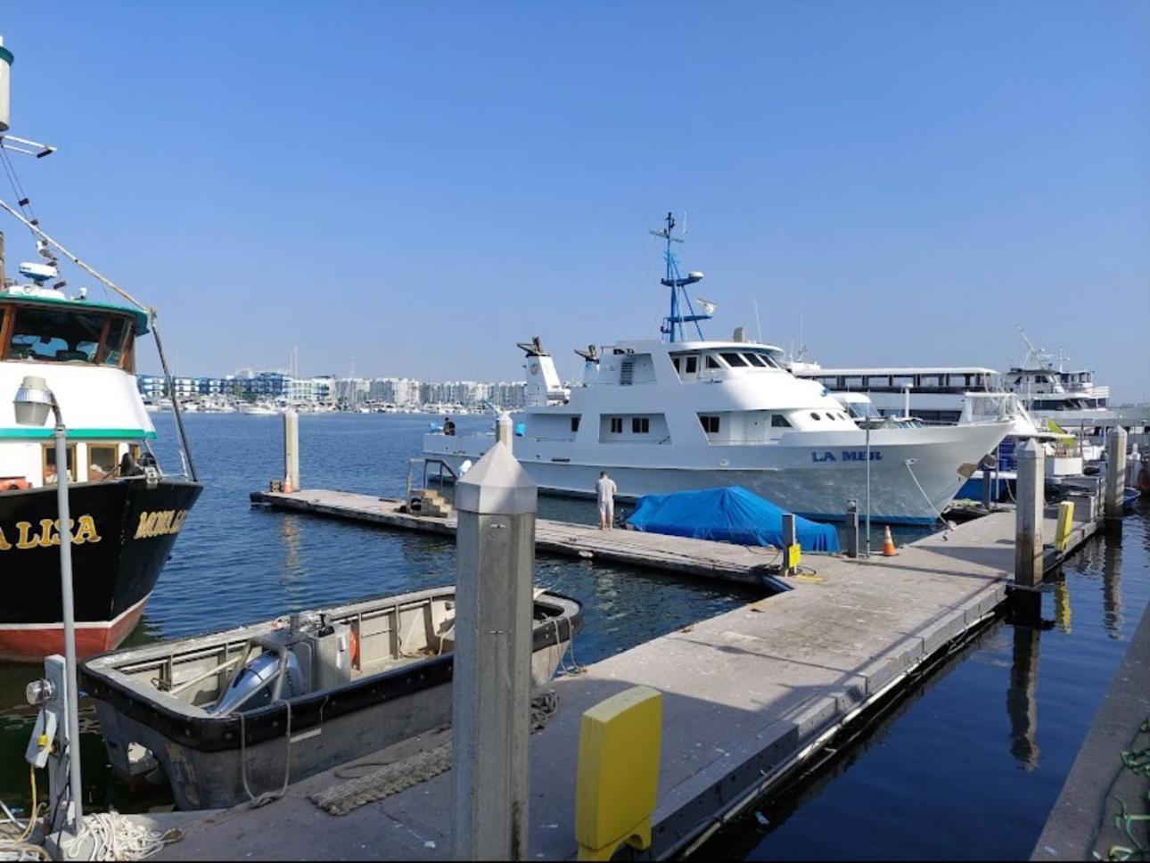 Marina With View Apartment *