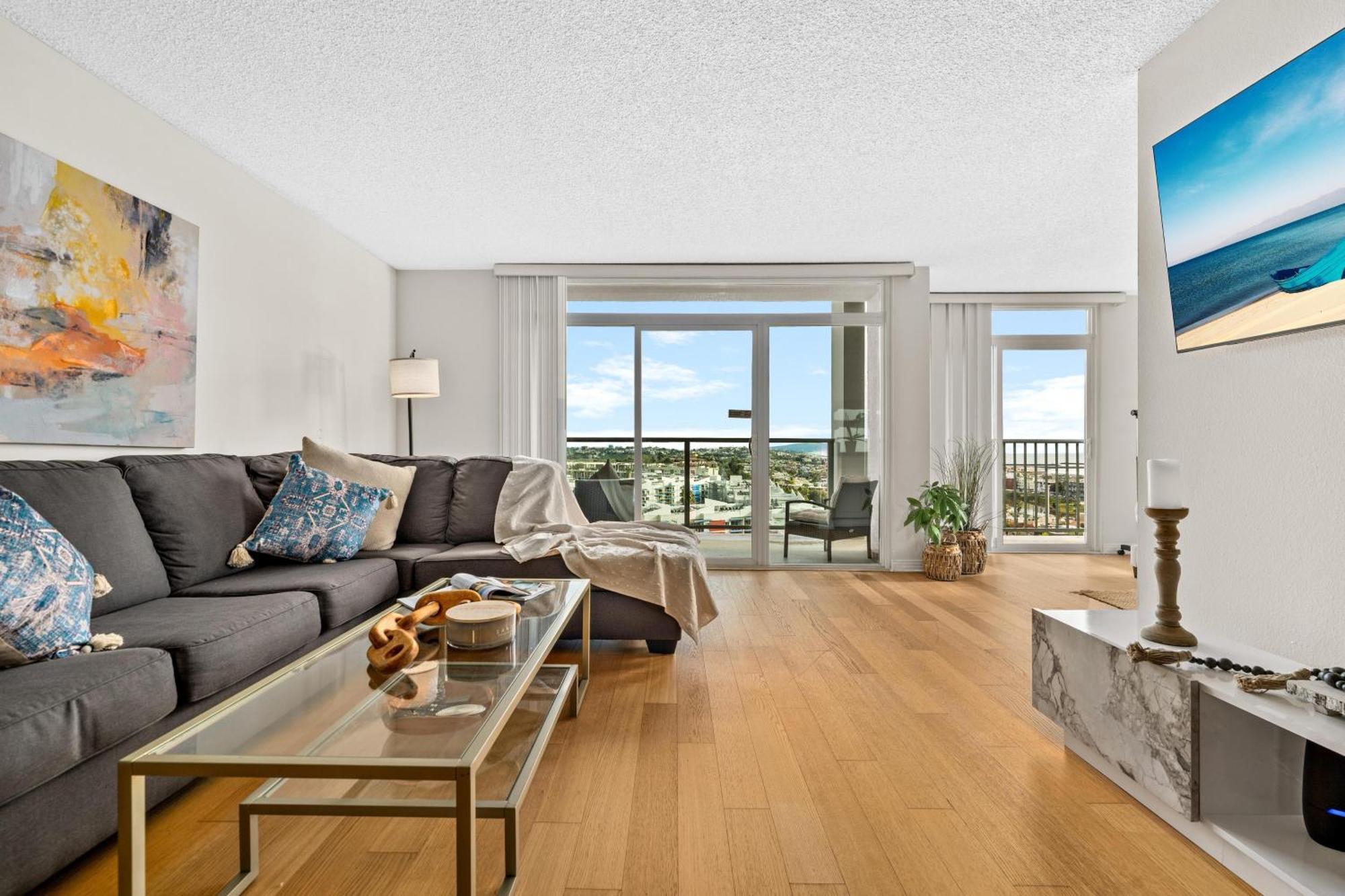 Marina With View Apartment *