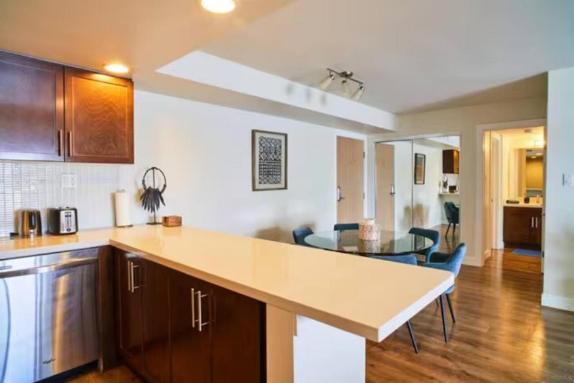Blue Agate - Seaside Bright 2br With Marina Views Apartment *