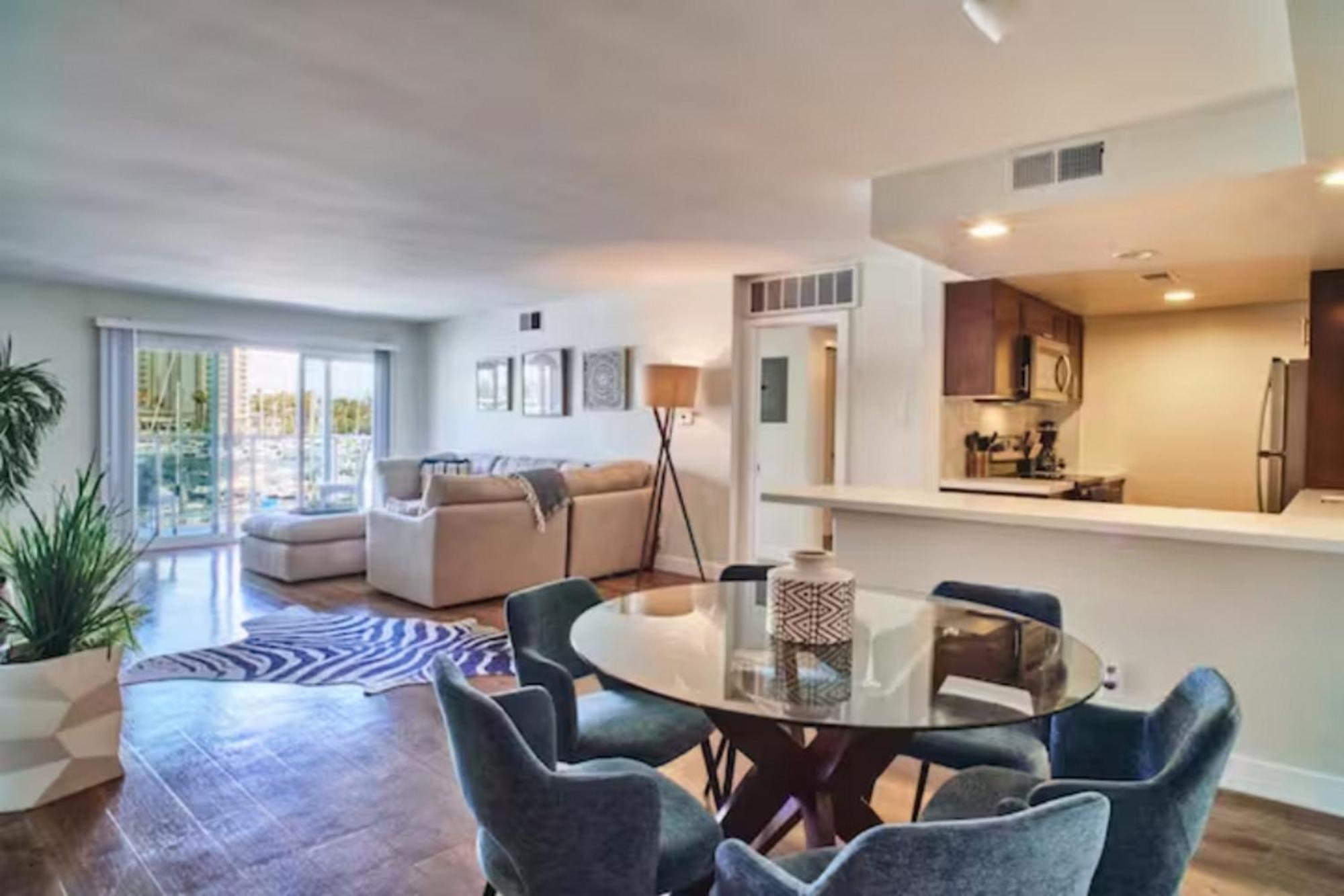 Apartment Blue Agate - Seaside Bright 2br With Marina Views Los Angeles