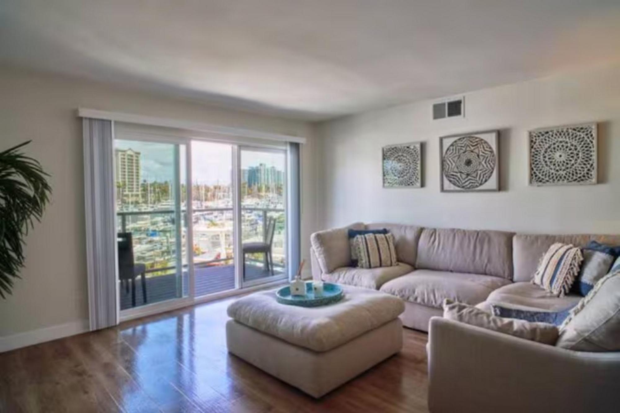 Blue Agate - Seaside Bright 2br With Marina Views Apartment Los Angeles