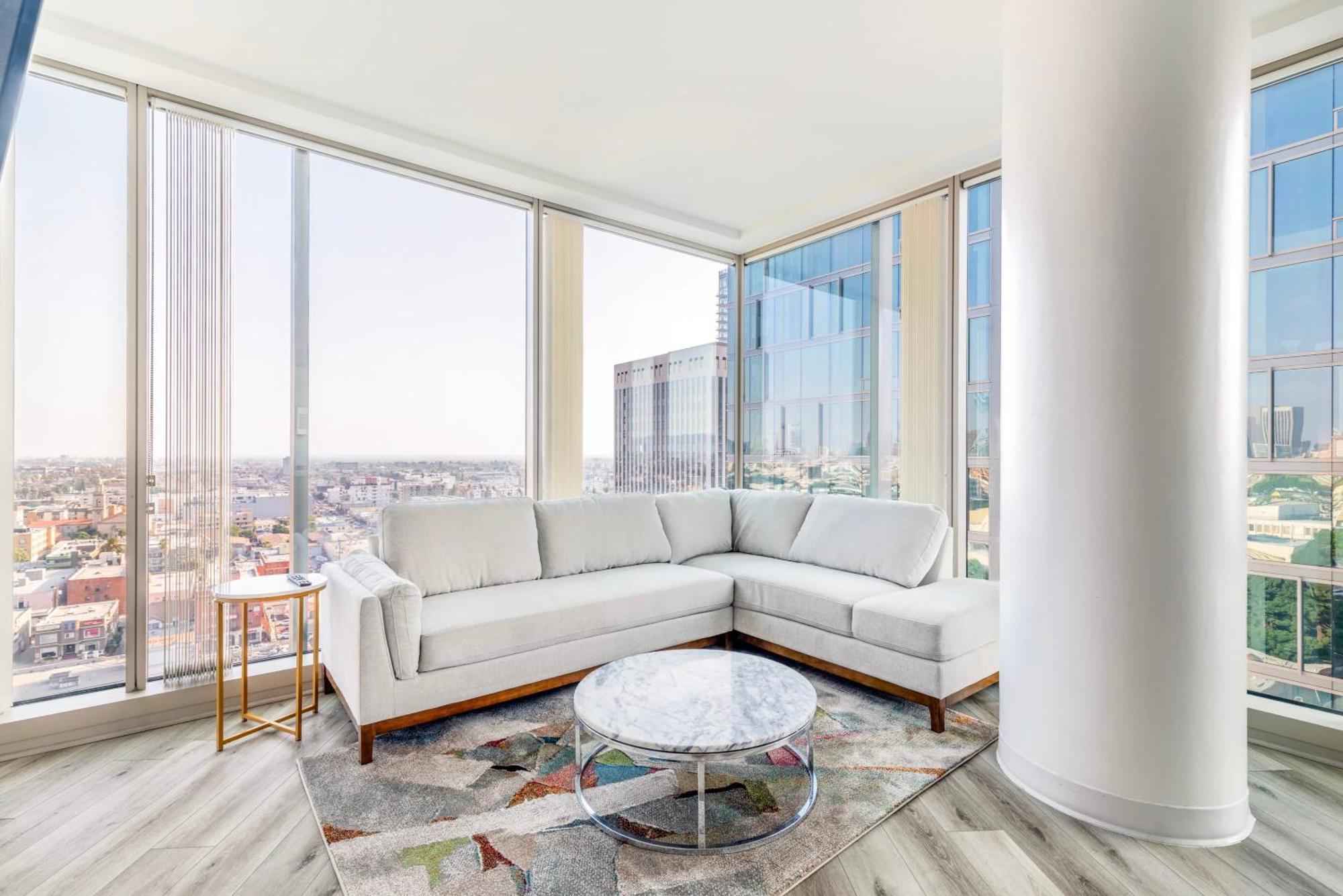 2br Luxury Highrise Hollywood