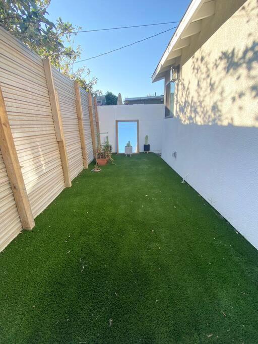 Modern Two Bedroom Two Bath W/ Parking And Laundry * Los Angeles