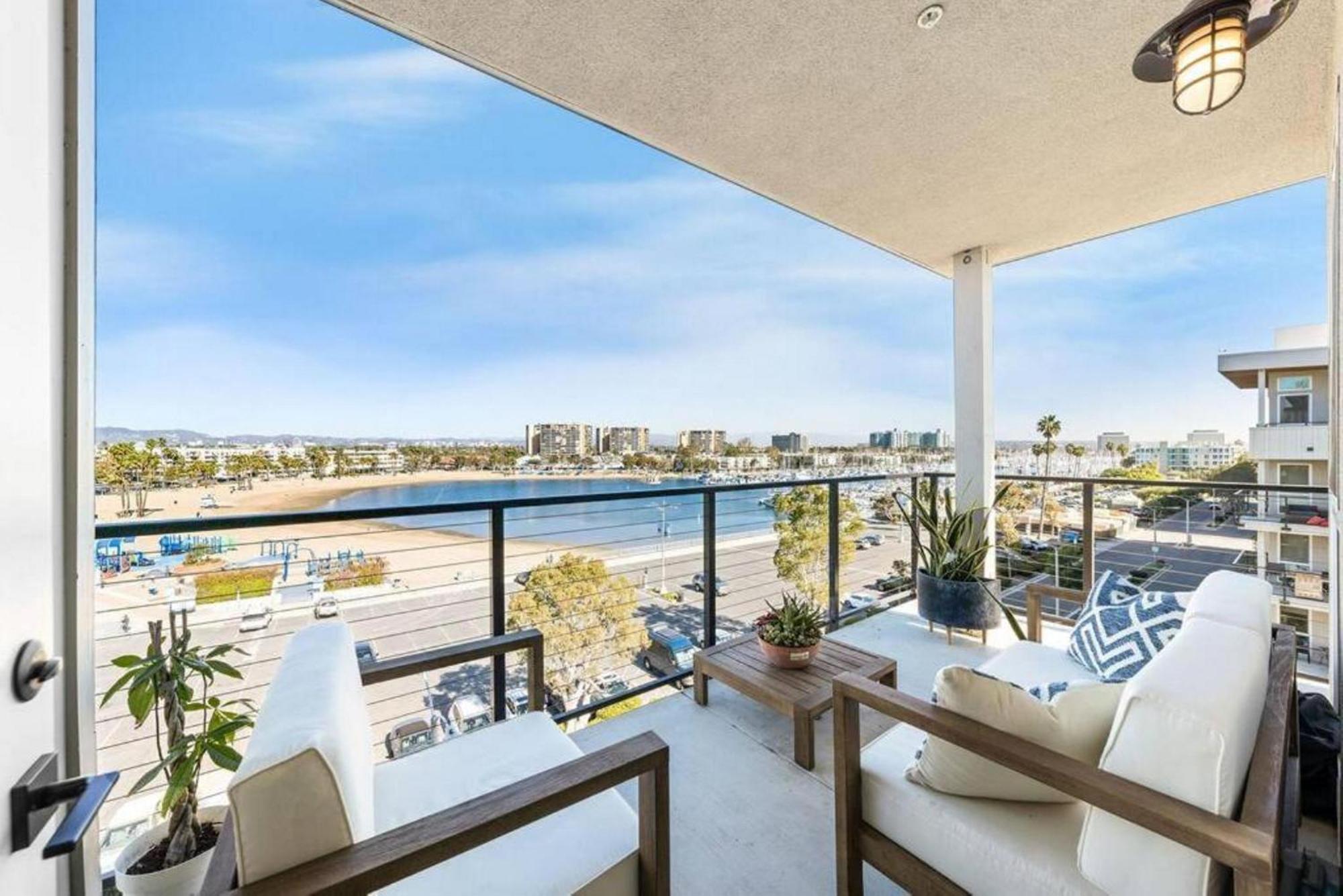 Dream Coastal Retreat Marina View Harbor Haven *