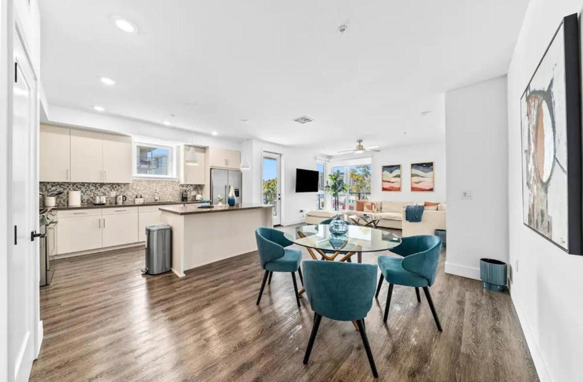 Sapphire Shores-beach View 2br Amazing Amenities Los Angeles