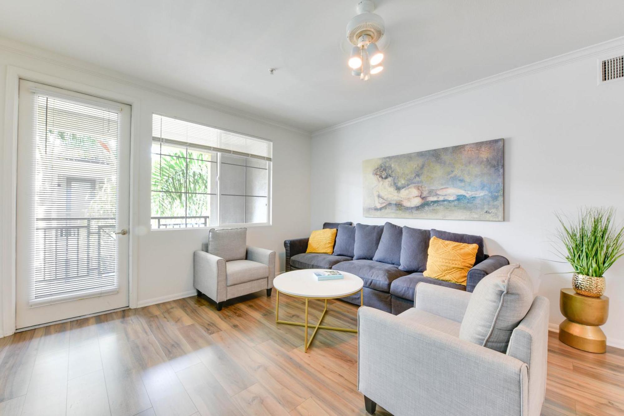 Apartment Spacious, Comfortable, And