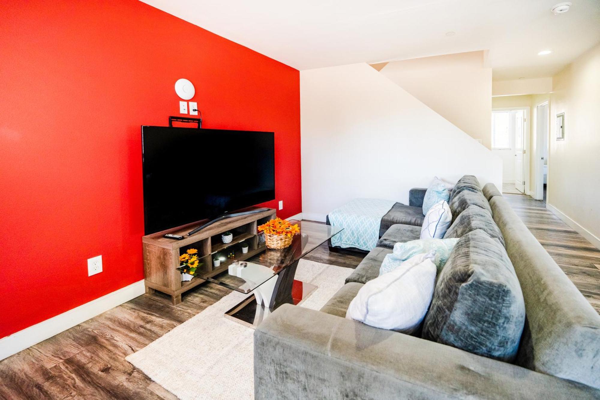 Apartment Large 2 Levles 5 Bedroom With 3 Bathroom And 2 Parking