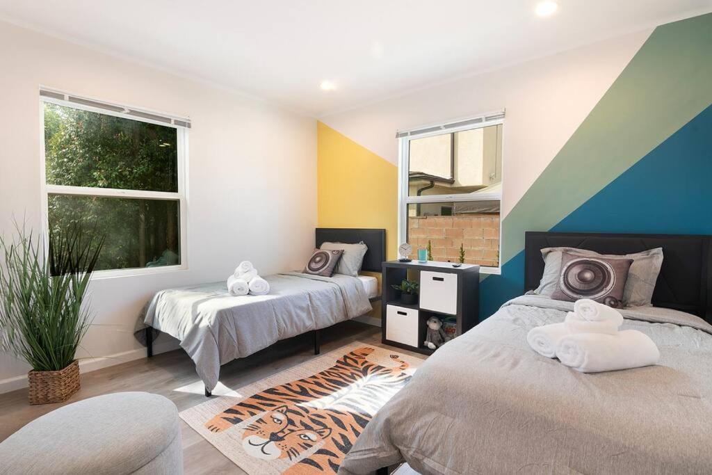 Beautiful 3 Bed 1 Bath Designer + Hot Tub Holiday home *