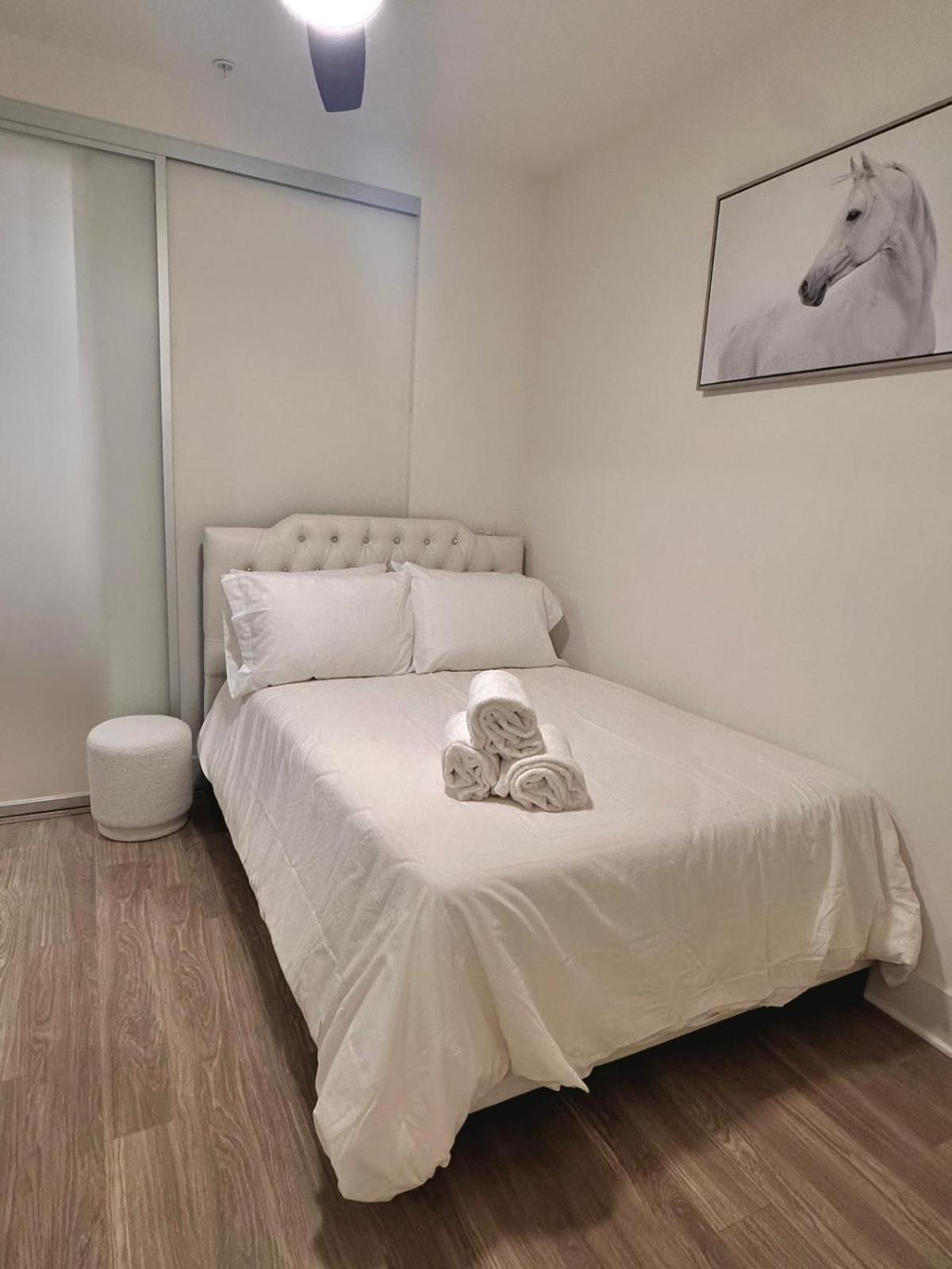 Cozy One Bedroom & Loft Sunset Free Off Site Parking And Wifi Apartment Los Angeles