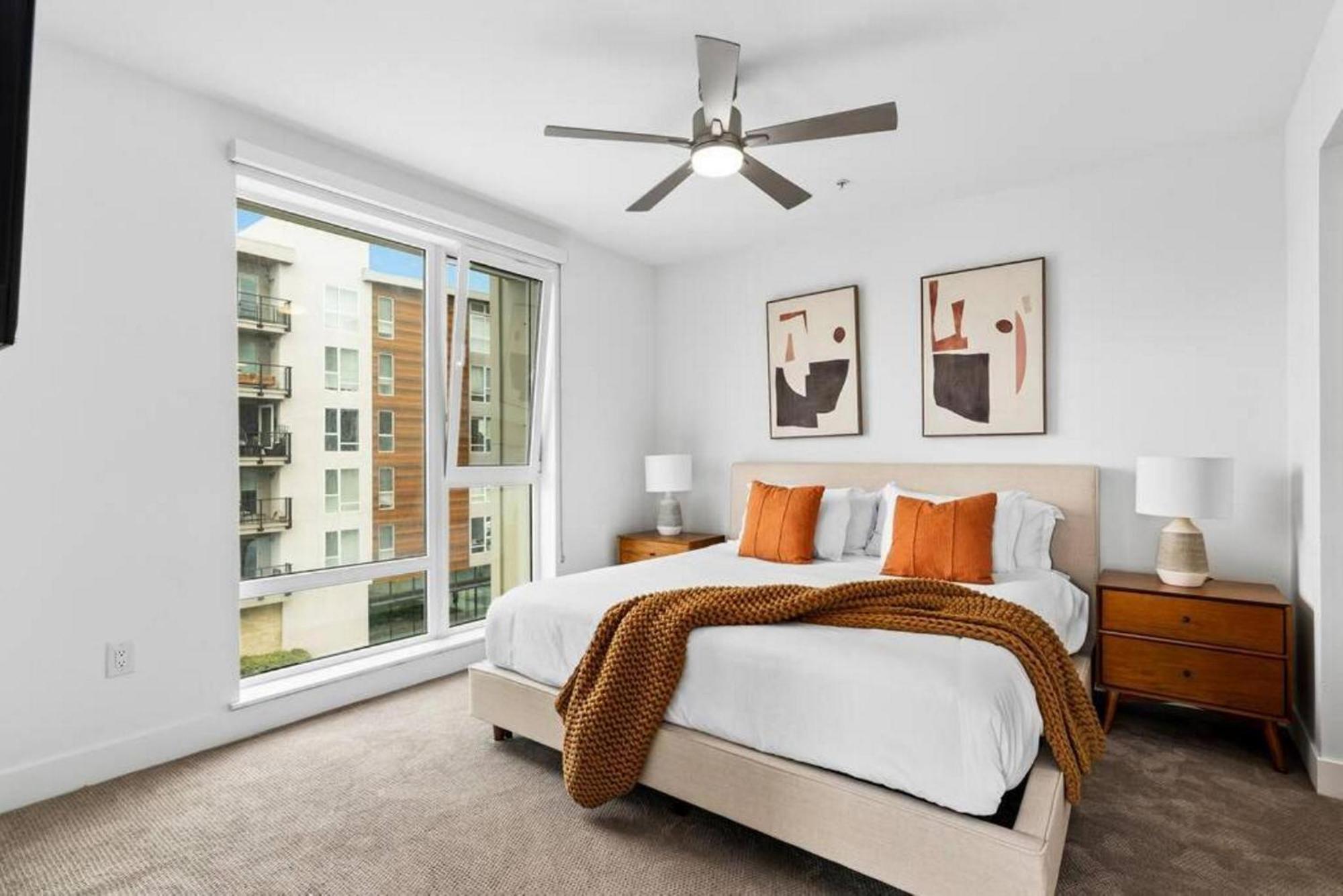 Dream Coastal Retreat Marina View Harbor Haven Apartment *