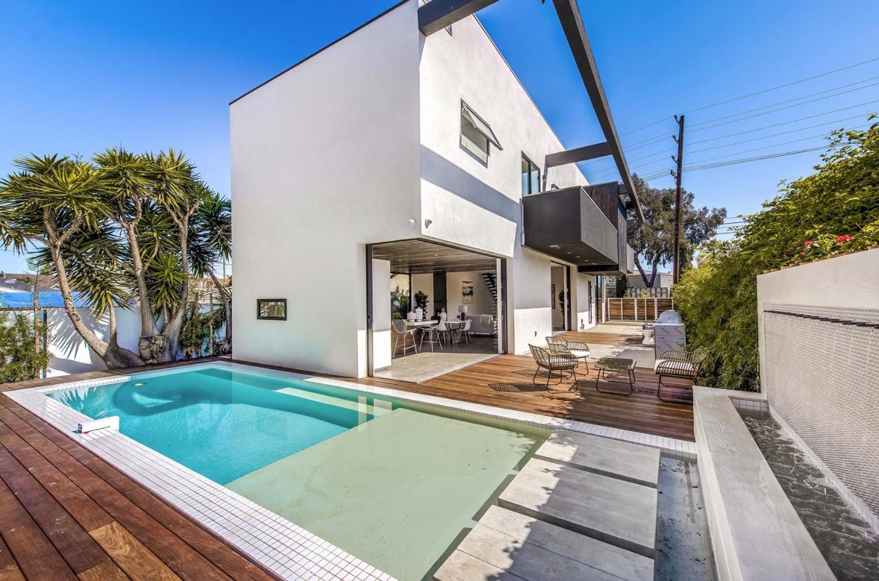 Villa Luxurious Venice Oasis *