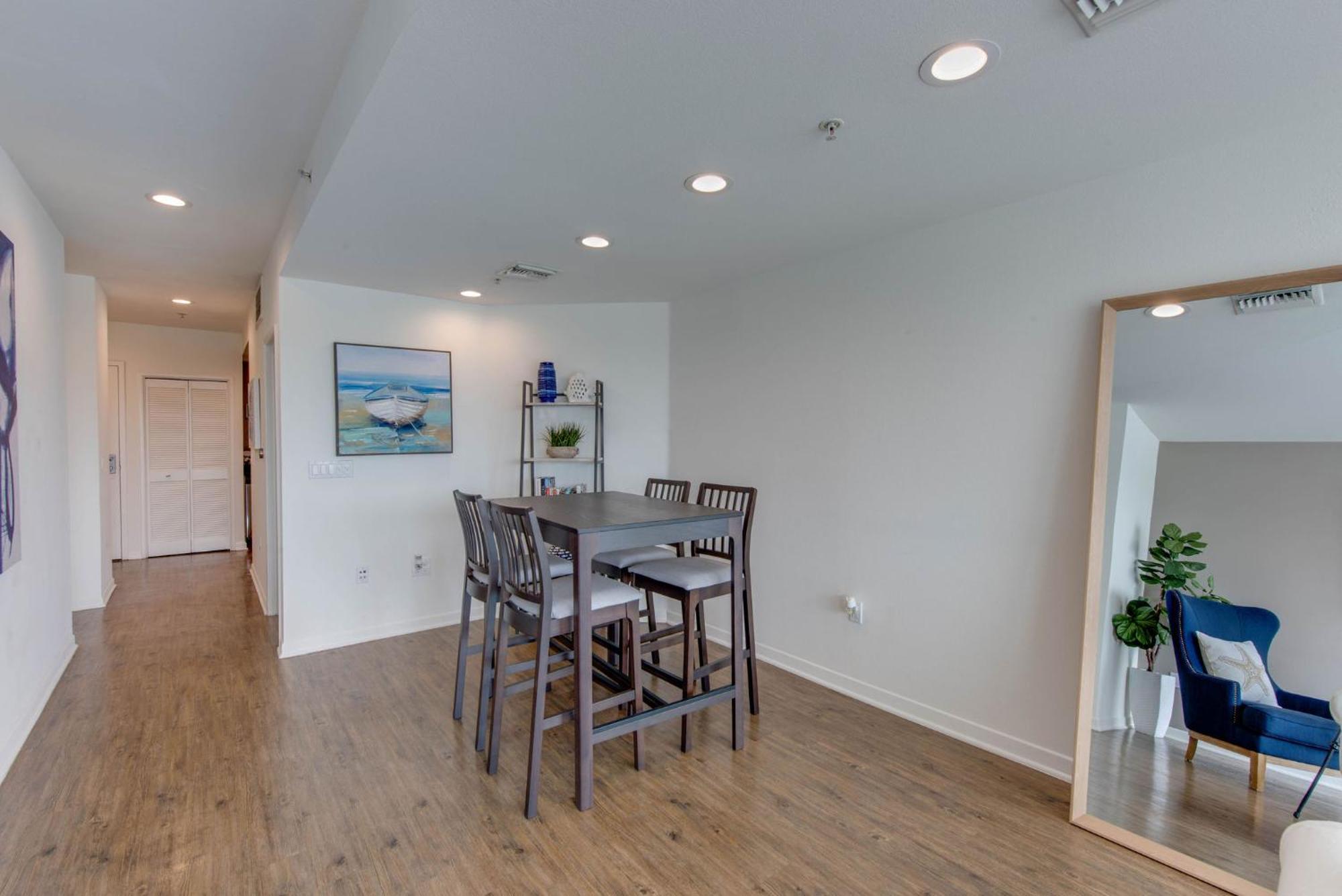Sunny W/ 2 Story Panoramic Ocean Views Los Angeles