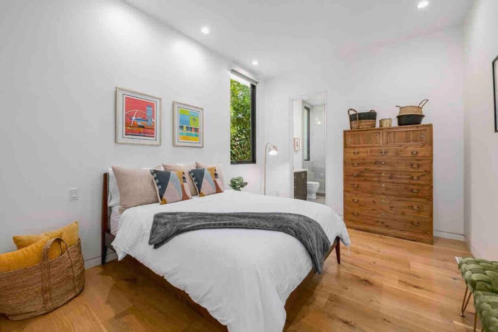 Modern & Elegant West Hollywood Villa Los Angeles