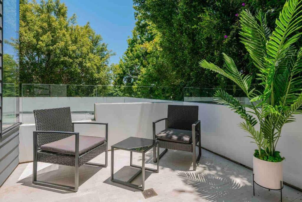 Modern & Elegant West Hollywood Los Angeles