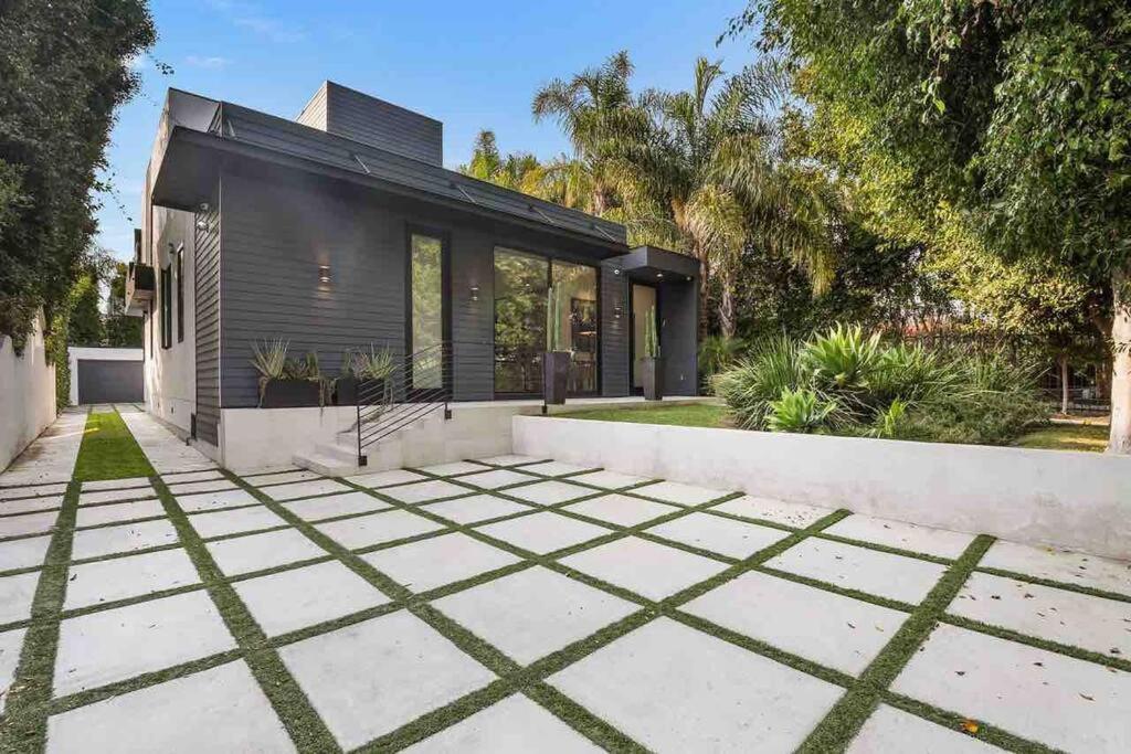 Modern & Elegant West Hollywood