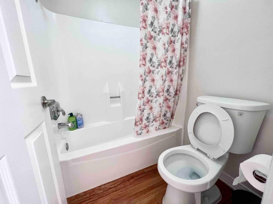 Ocean 2 Min, Free Pool & Parking * Los Angeles