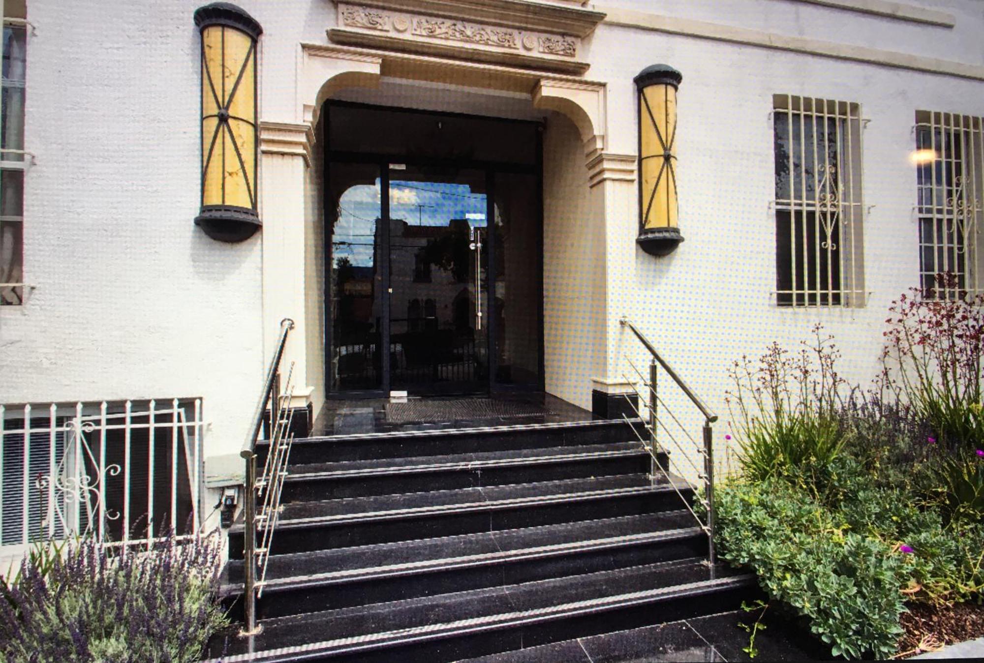 Luxury 2 Bedroom In Koreatown Apartment *