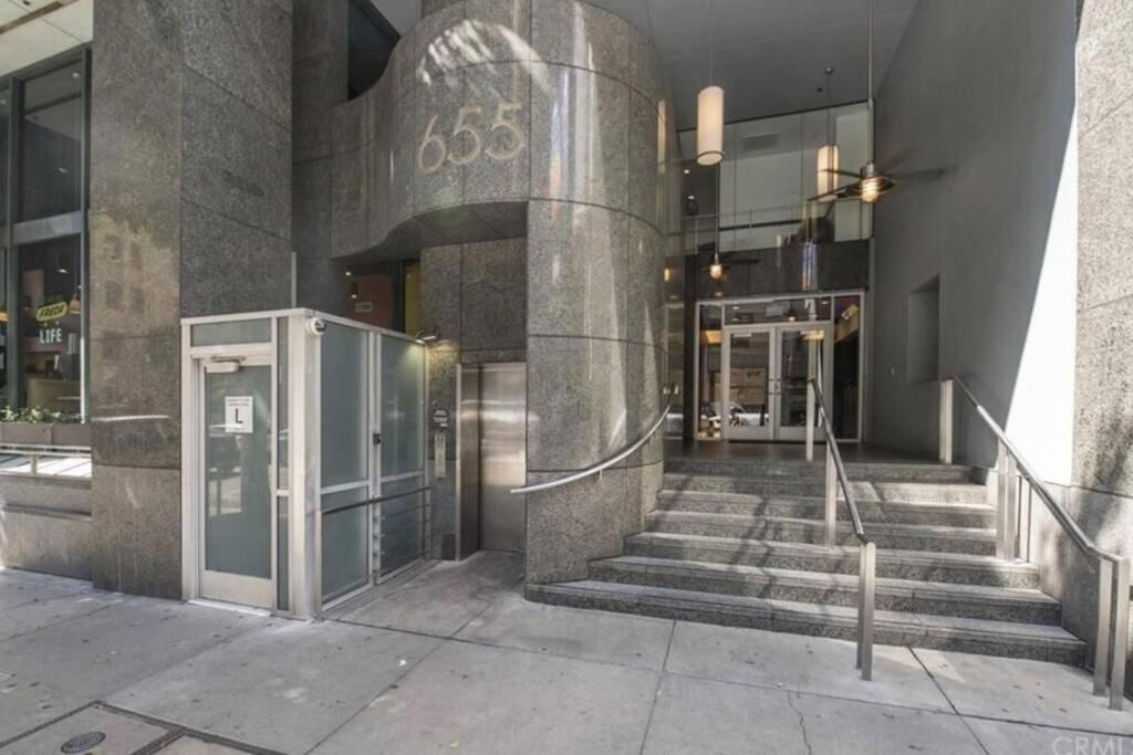 Apartment In The Heart Of Downtown Los Angeles