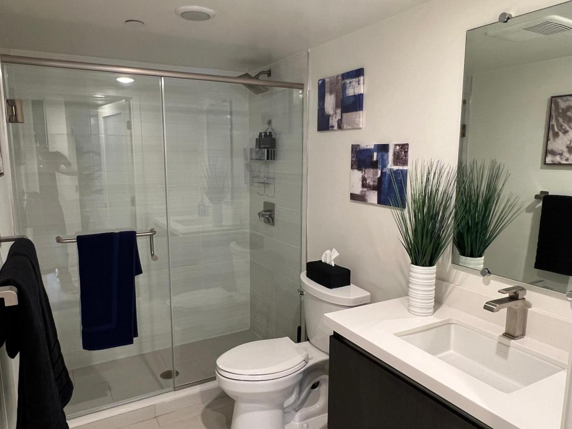 Century Cozy 2 Bedroom 4 Sleeps Crib W Parking 505 Apartamento *