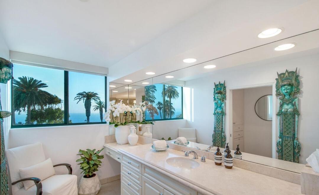 Exquisite 3 Bedroom Santa Monica Penthouse Apartment Los Angeles