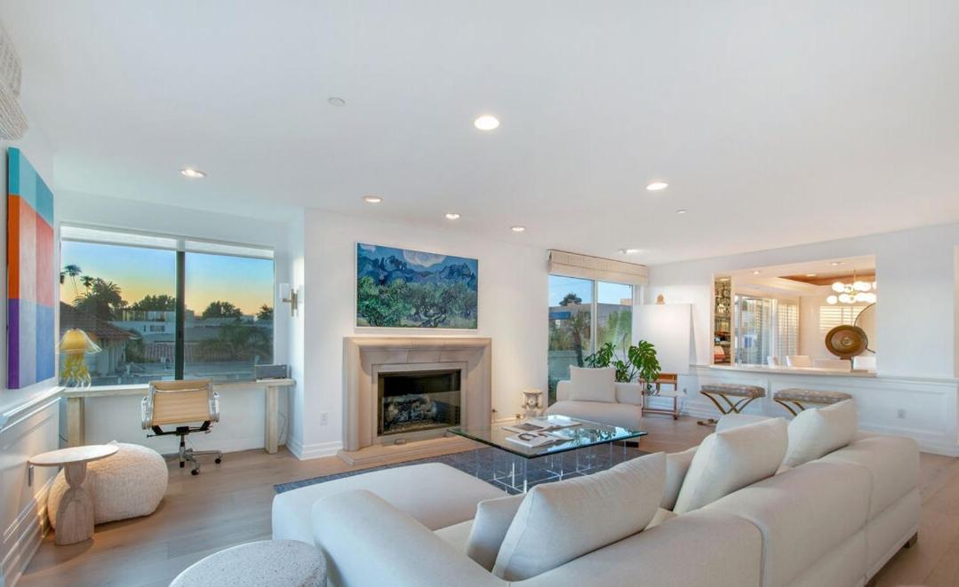 Exquisite 3 Bedroom Santa Monica Penthouse