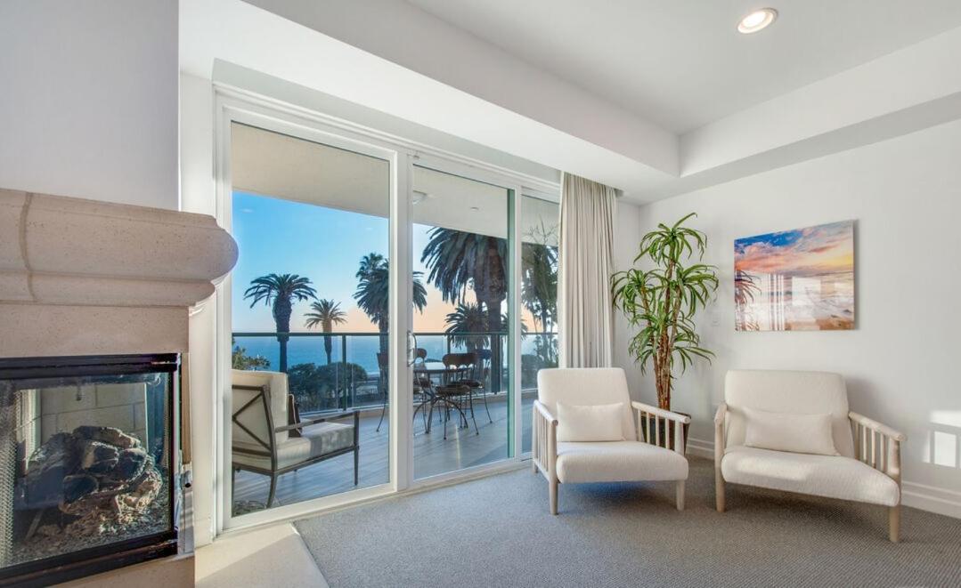 Exquisite 3 Bedroom Santa Monica Penthouse