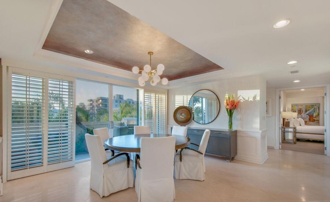 Exquisite 3 Bedroom Santa Monica Penthouse Apartment *