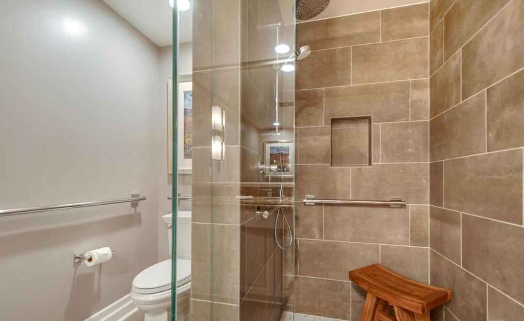 Exquisite 3 Bedroom Santa Monica Penthouse *