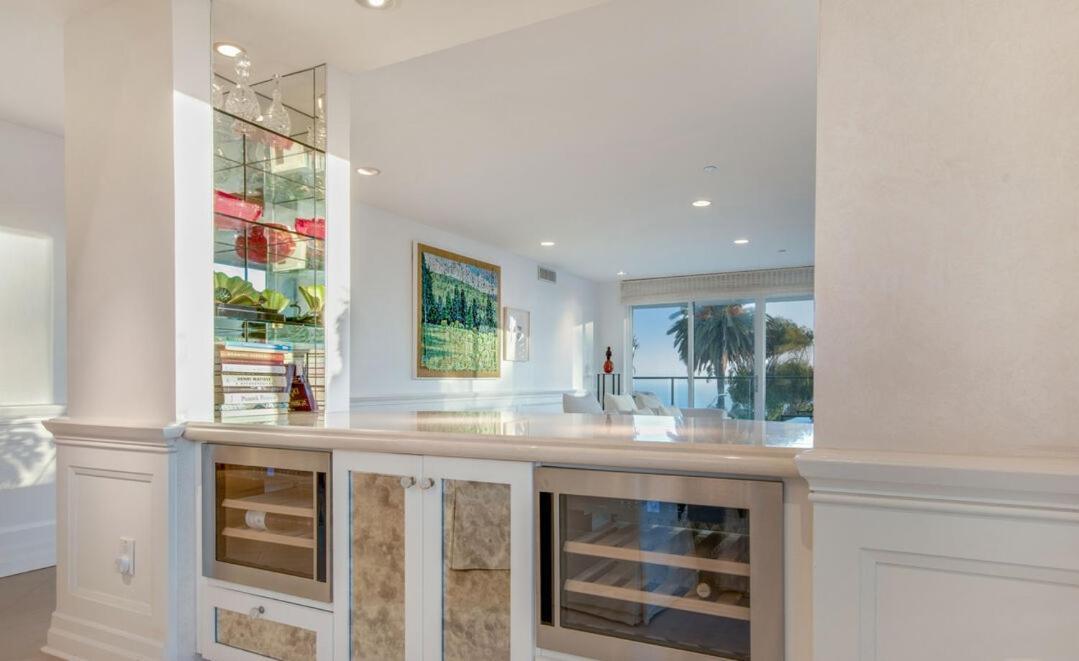 Exquisite 3 Bedroom Santa Monica Penthouse