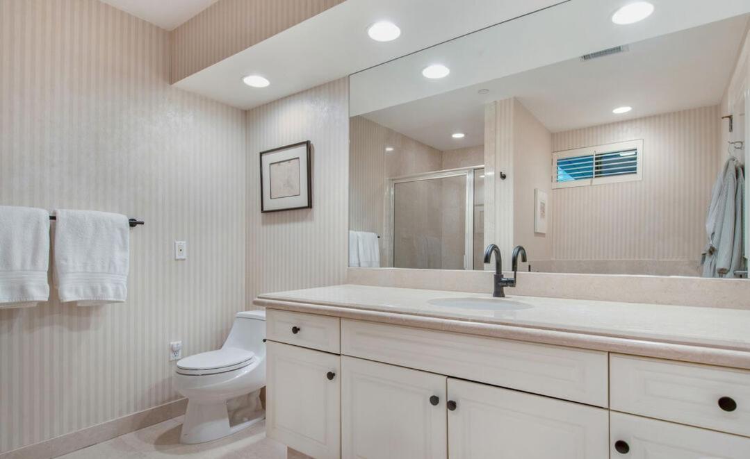 Exquisite 3 Bedroom Santa Monica Penthouse Apartment *