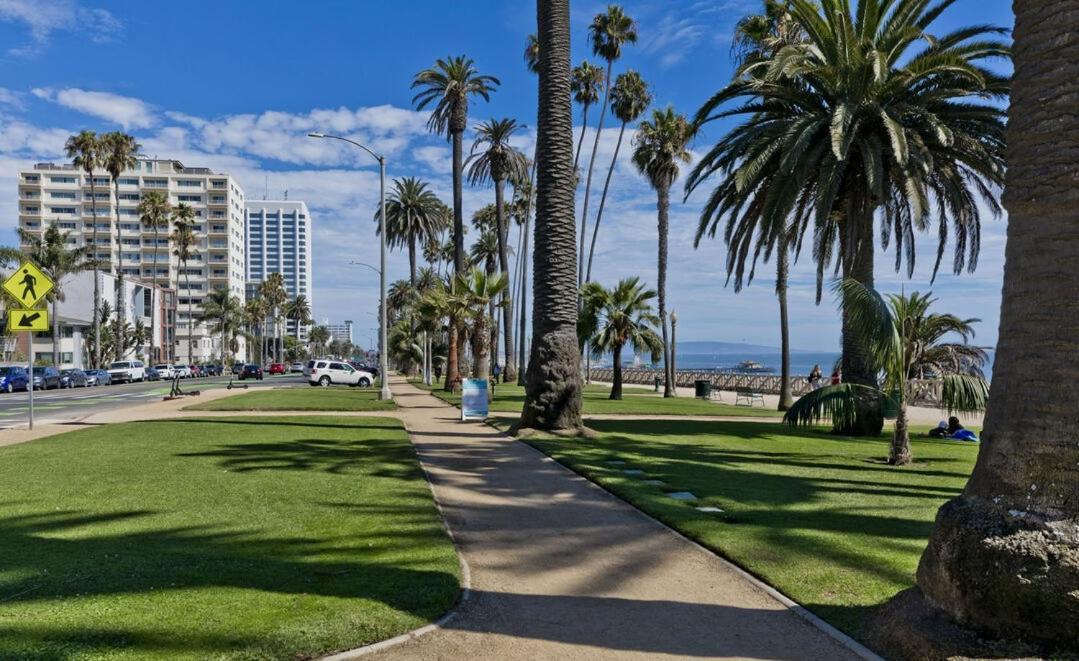 Exquisite 3 Bedroom Santa Monica Penthouse Apartment Los Angeles