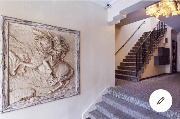 Beautiful In The Heart Of Koreatown! Apartment *