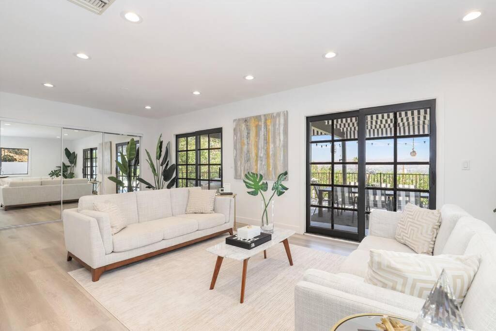Holiday home Modern Farmhouse With Panoramic Hill Views, Heated Salt Water Pool, Hot Tub Los Angeles