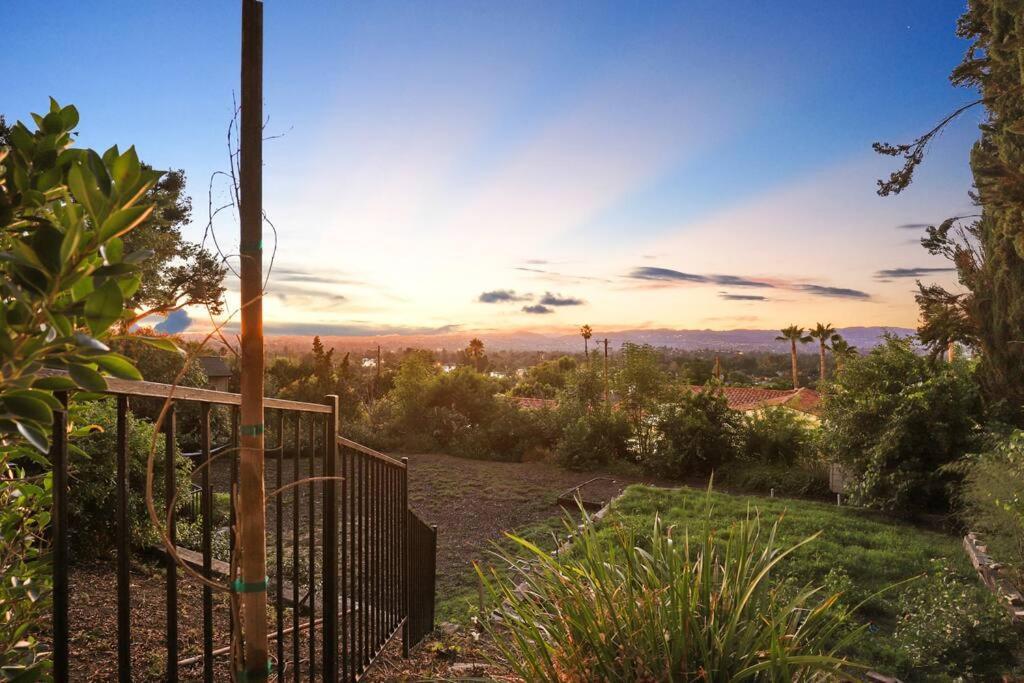 Holiday home Modern Farmhouse With Panoramic Hill Views, Heated Salt Water Pool, Hot Tub Los Angeles