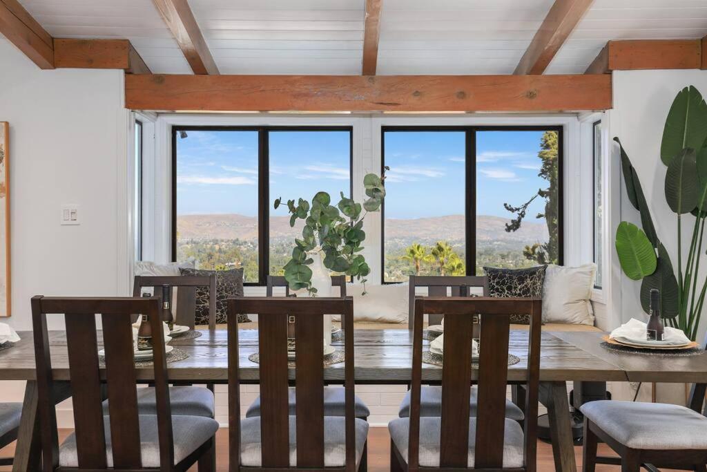 Holiday home Modern Farmhouse With Panoramic Hill Views, Heated Salt Water Pool, Hot Tub