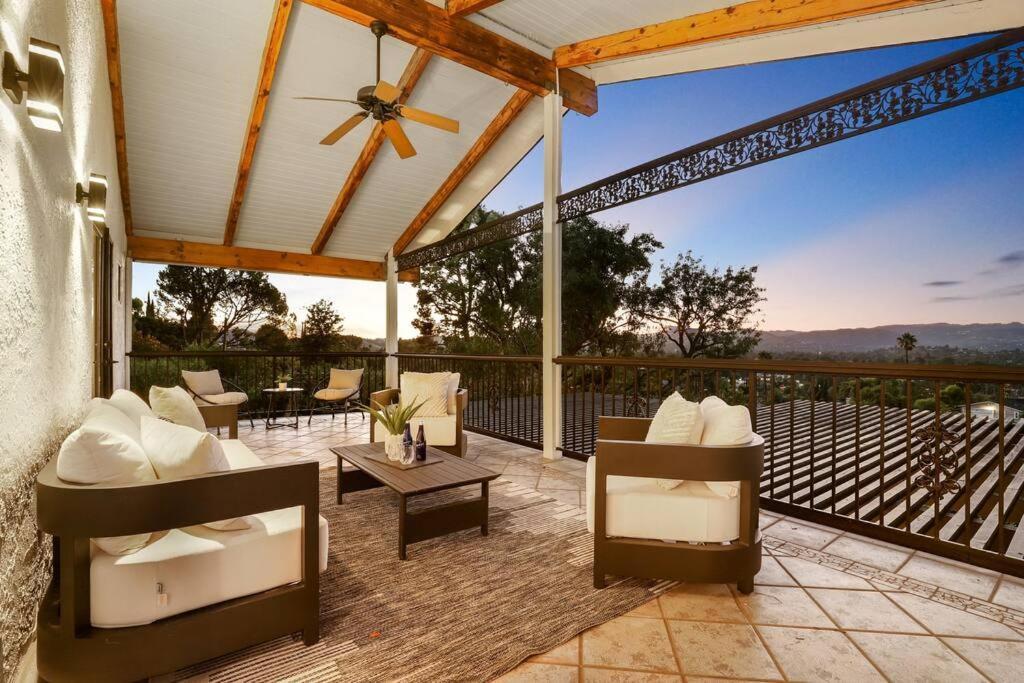 Holiday home Modern Farmhouse With Panoramic Hill Views, Heated Salt Water Pool, Hot Tub Los Angeles
