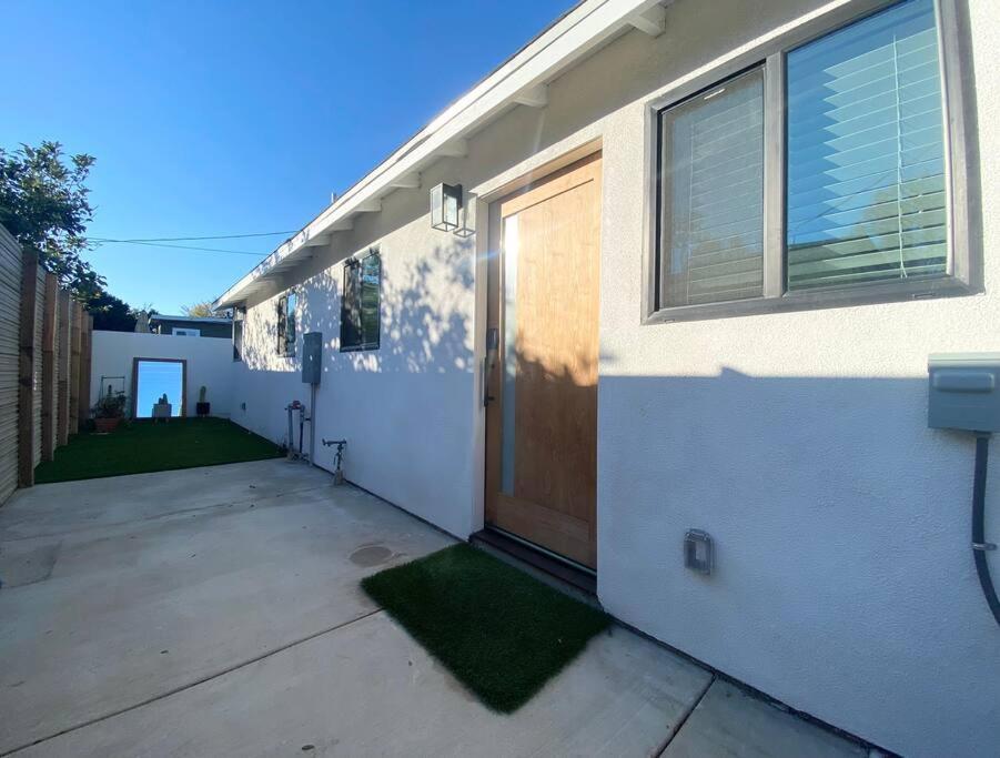 Modern Two Bedroom Two Bath W/ Parking And Laundry Holiday home