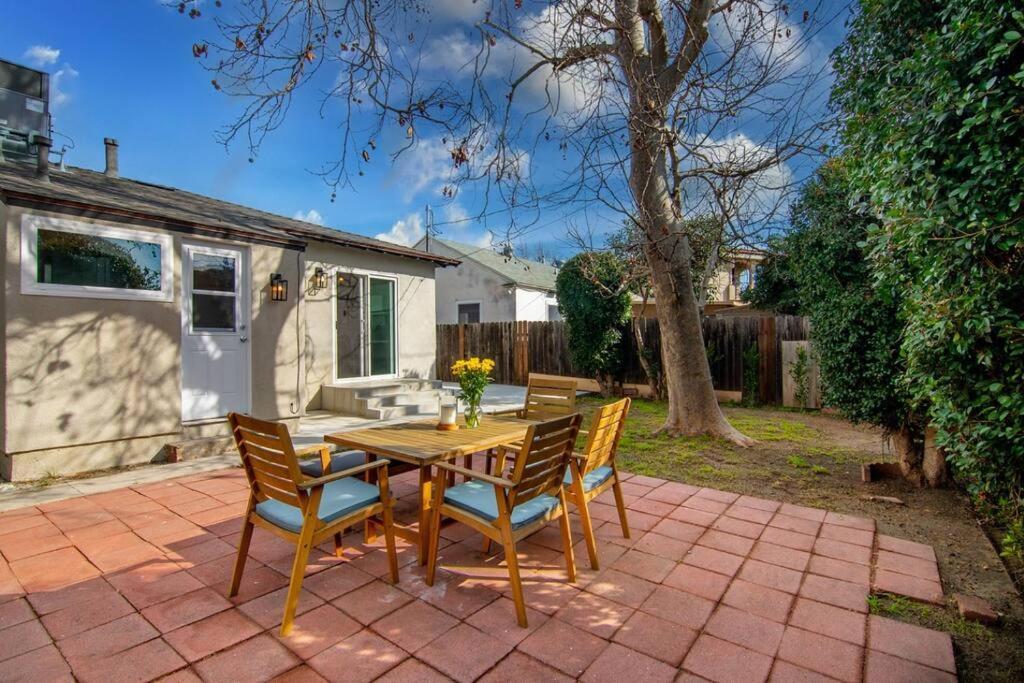 Beautiful 3 Bed 1 Bath Designer + Hot Tub