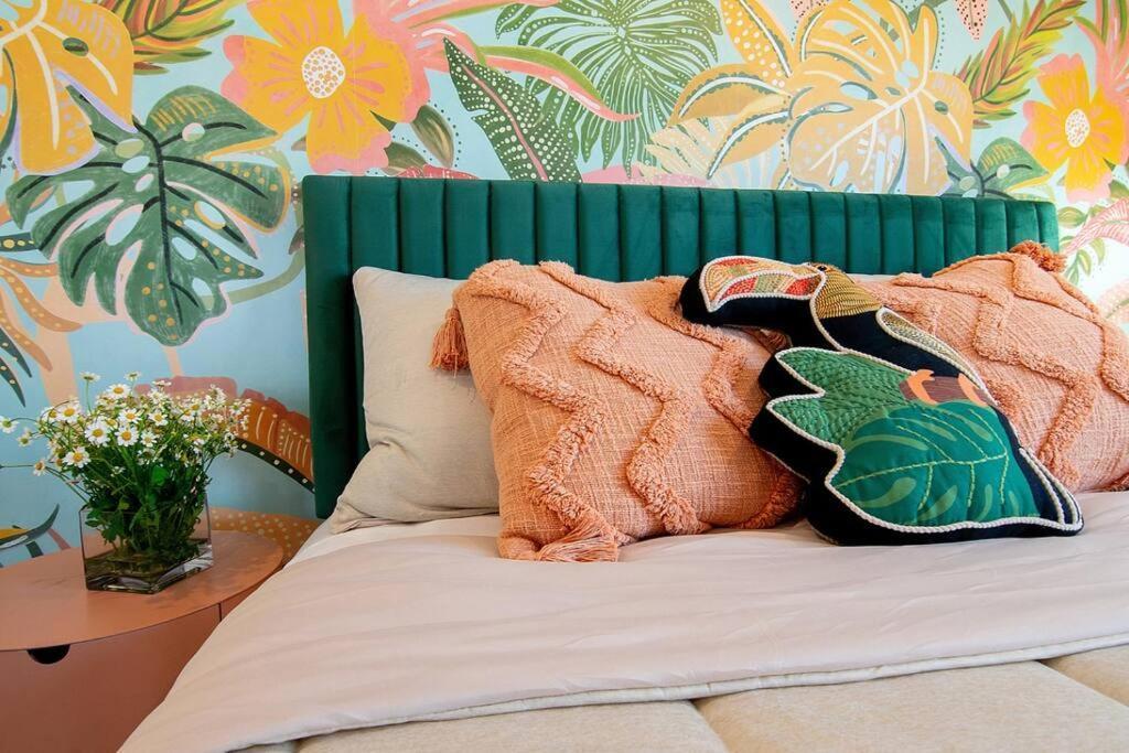 Beautiful 3 Bed 1 Bath Designer + Hot Tub Casa de férias