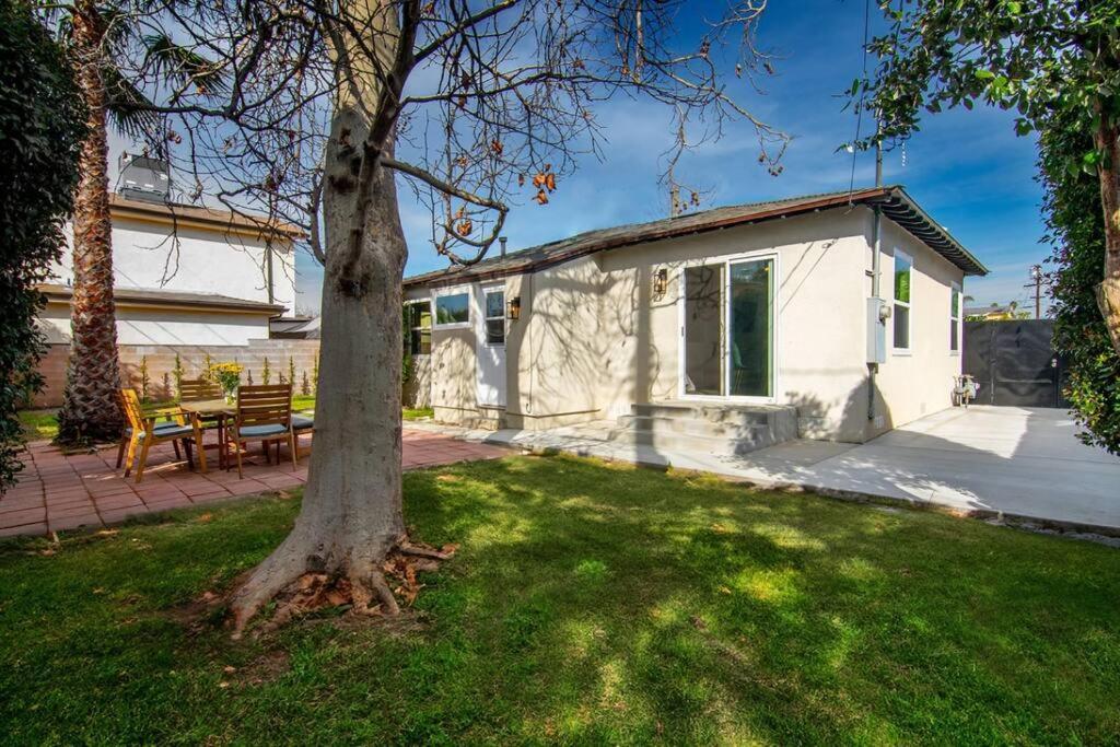 Beautiful 3 Bed 1 Bath Designer + Hot Tub Casa de férias