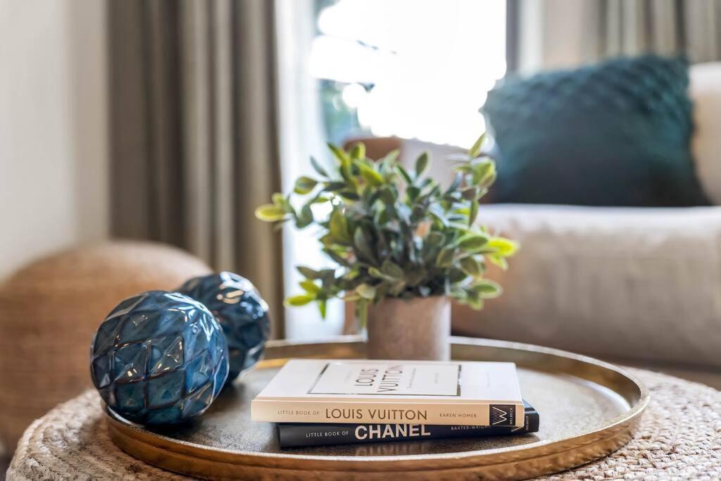Stylish In Sunny Santa Monica Walk To & Pier Apartment *