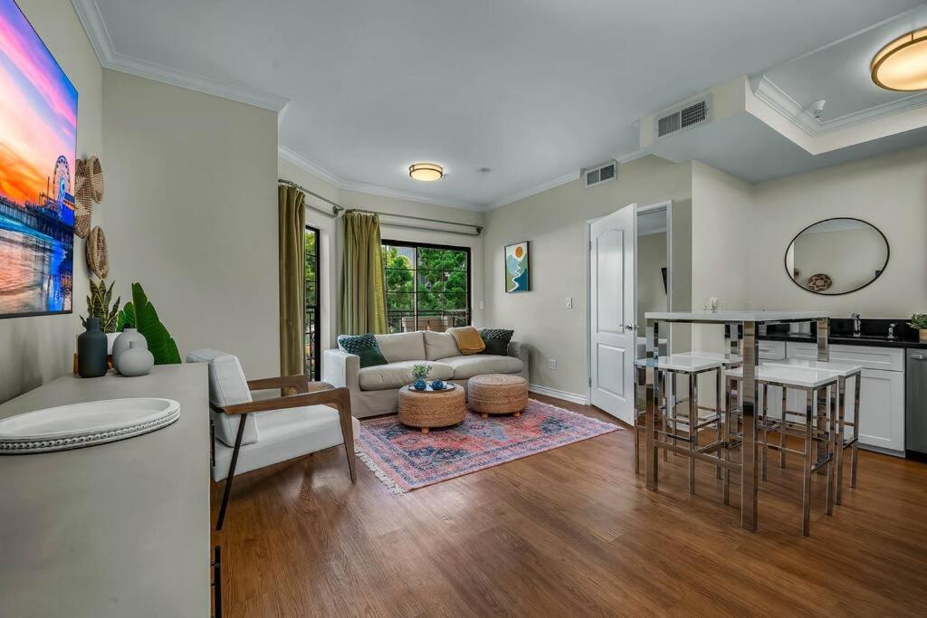 Apartment Stylish In Sunny Santa Monica Walk To & Pier *